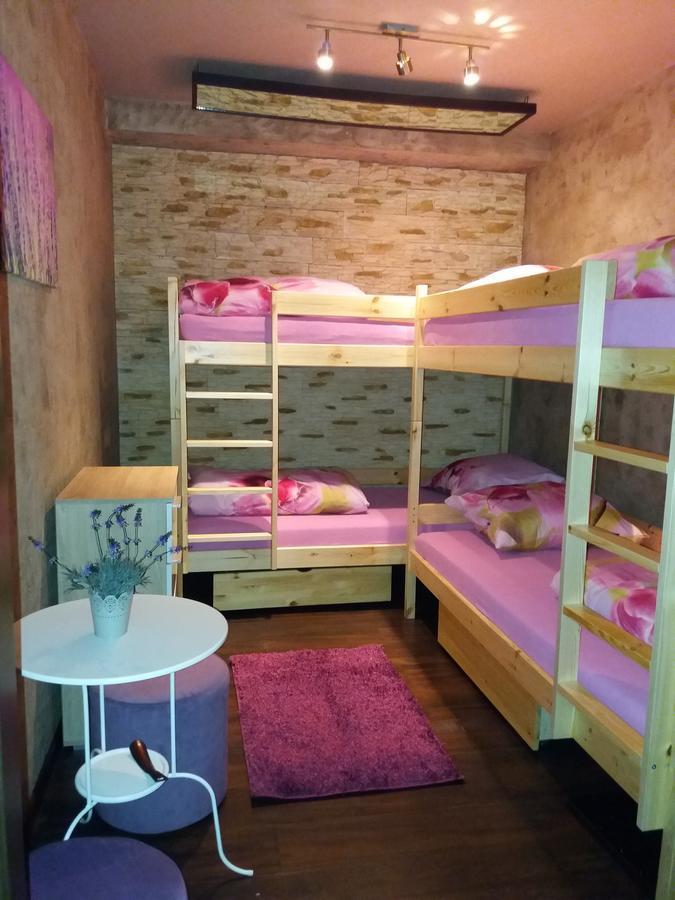 Lawendowy Hostel Cracovie Extérieur photo