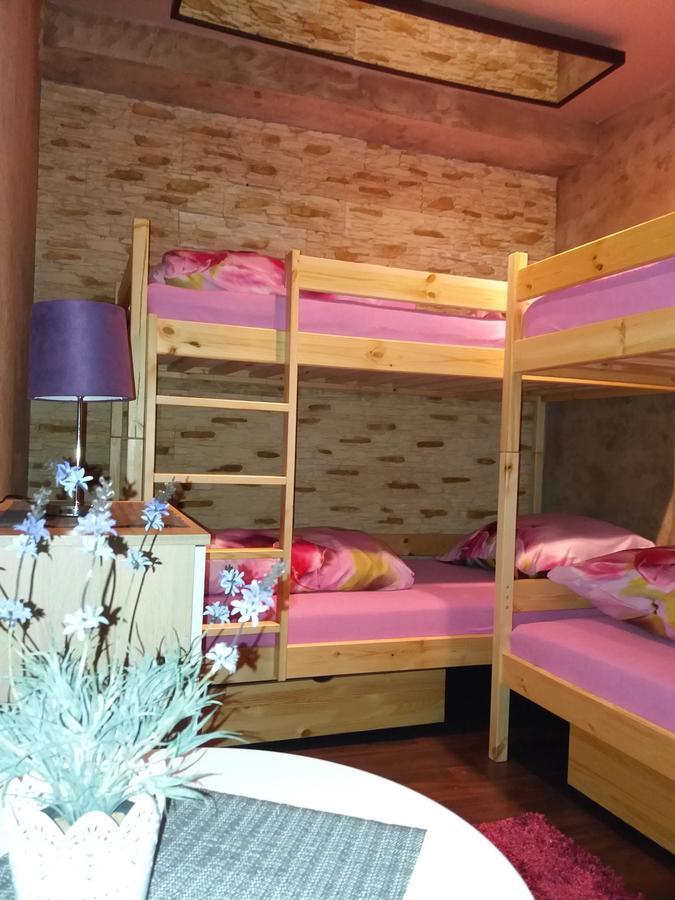Lawendowy Hostel Cracovie Extérieur photo